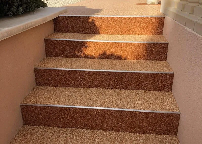 Escalier avec le coloris saumon