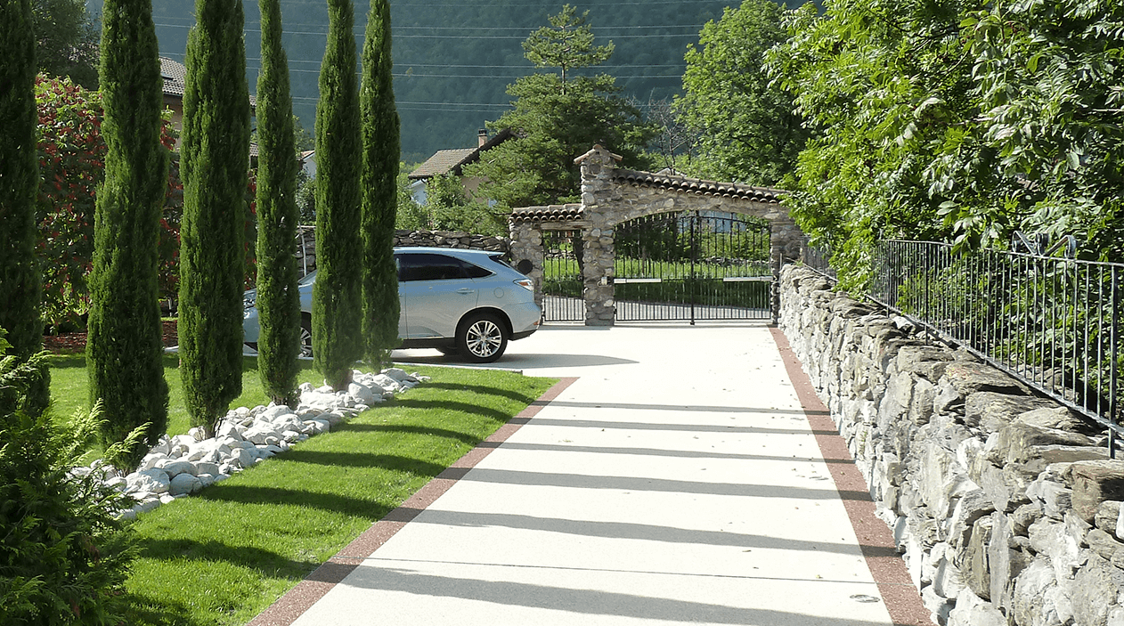 cours et allées en moquette de pierre